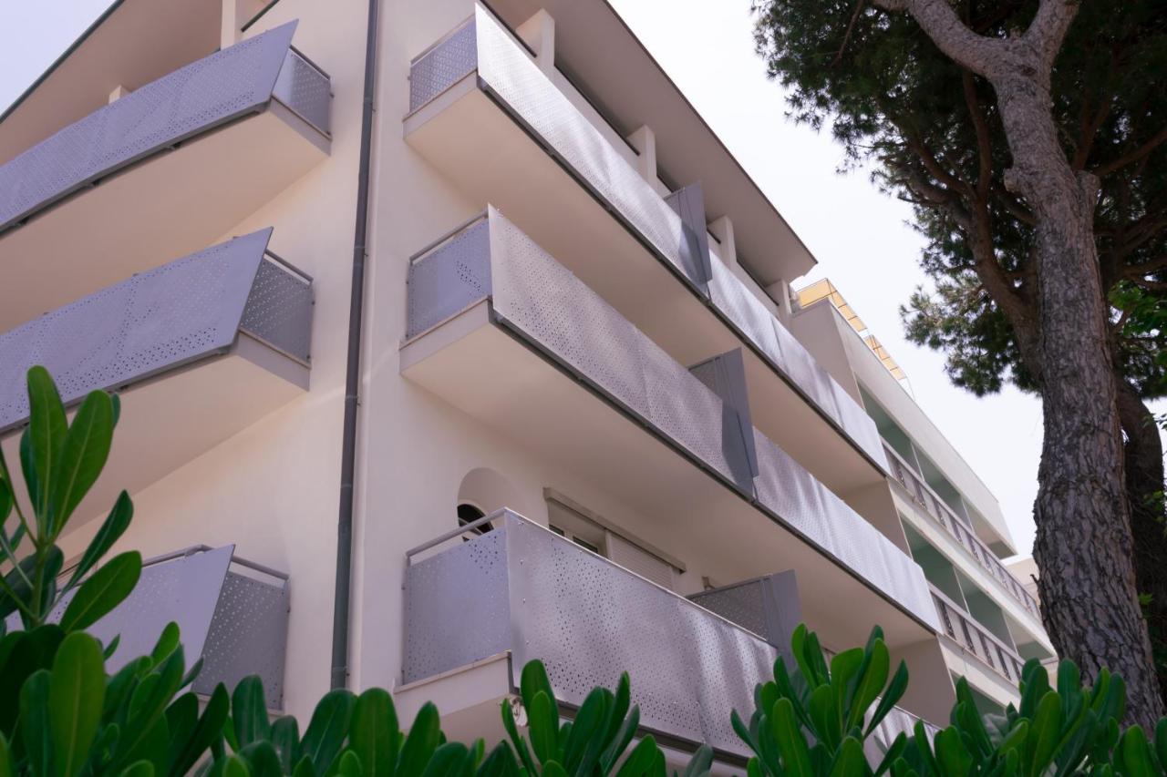 Residence Marittimo Riccione Bagian luar foto
