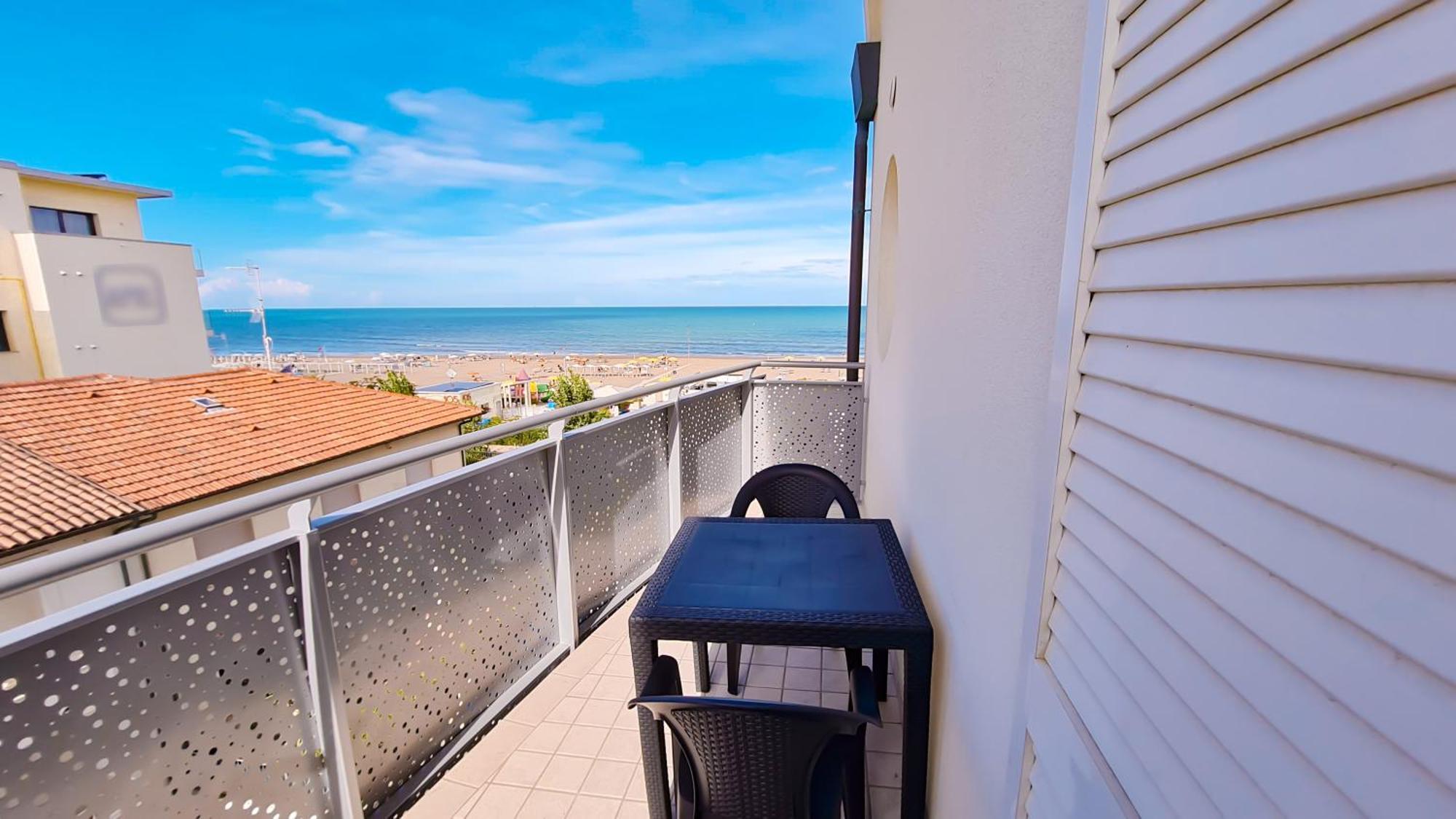 Residence Marittimo Riccione Bagian luar foto